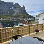 Drenghaugen - House With Fabulous Sea And Mountain View